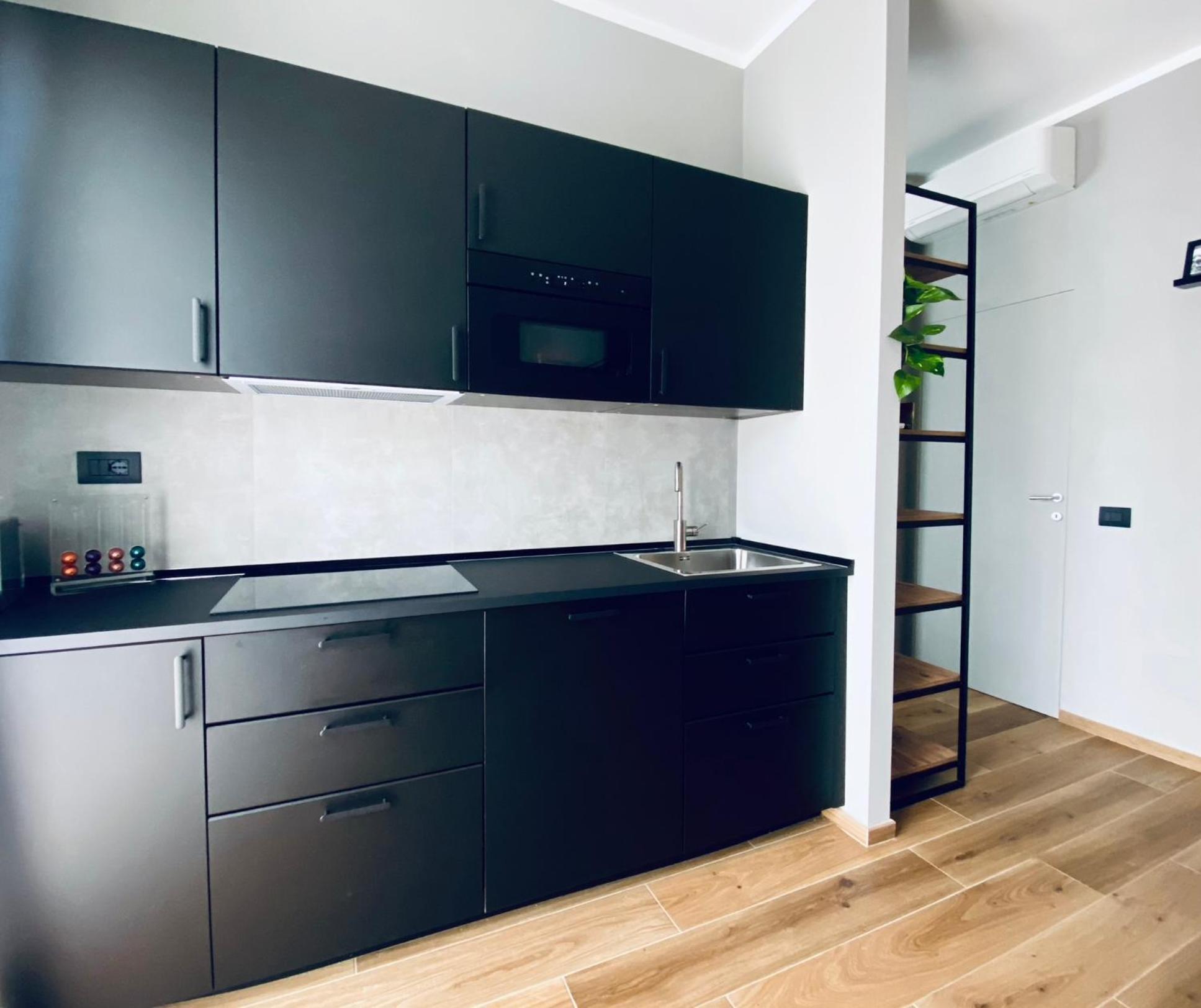 M4 Black Monolocale Moderno E Funzionale Scandicci Ngoại thất bức ảnh