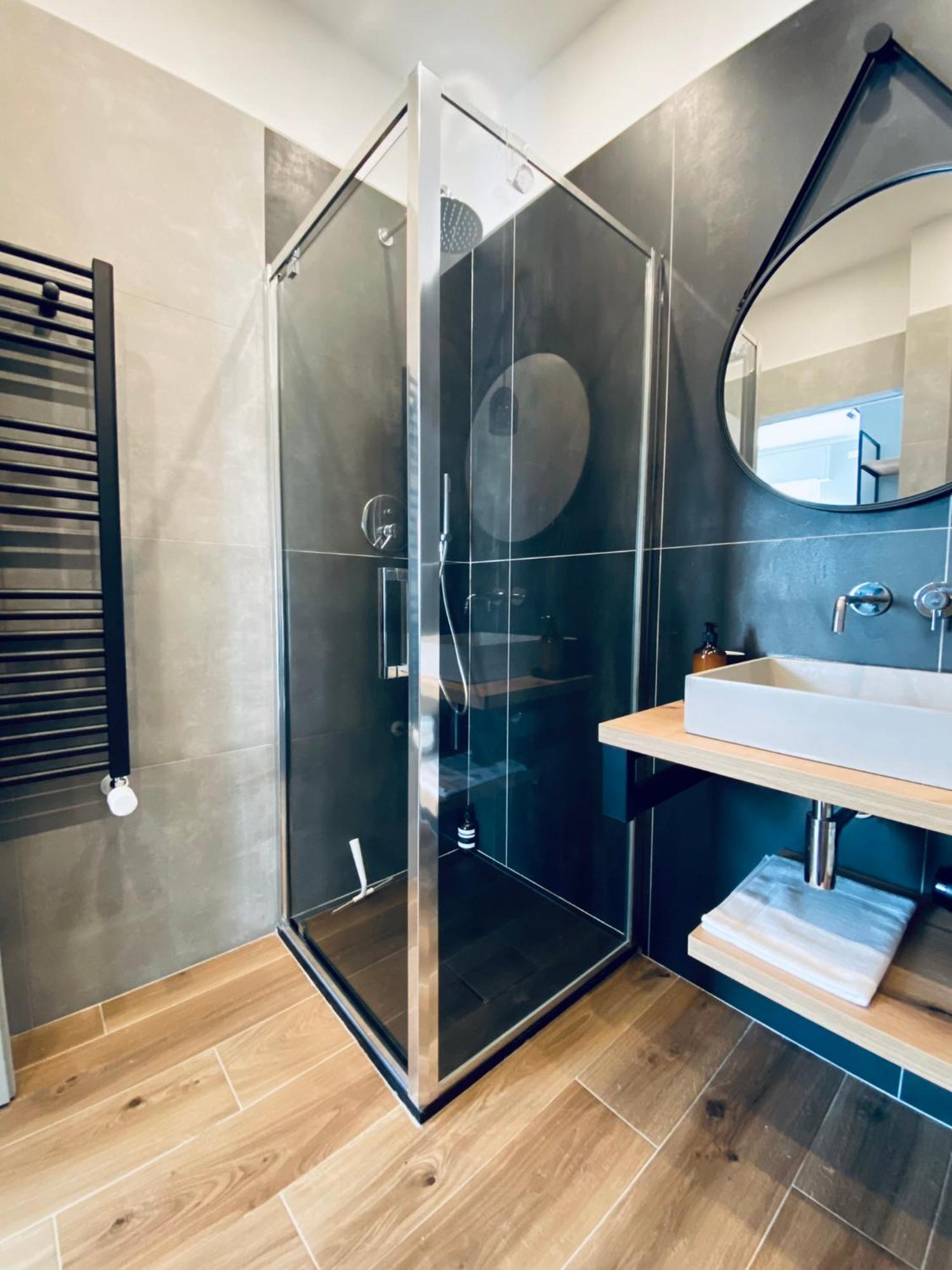 M4 Black Monolocale Moderno E Funzionale Scandicci Ngoại thất bức ảnh